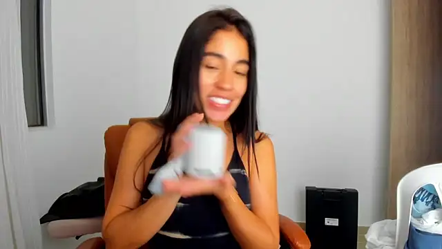 AriaMontgomery online show from April 2026 03:02:01 AM