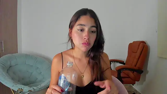 Snapshot of AriaMontgomery chatting on February 2025 10:32:02 AM AriaMontgomery online show from February 2025 10:32:02 AM
