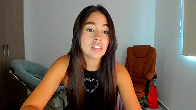 Snapshot of AriaMontgomery chatting on March 2025 02:51:02 PM AriaMontgomery online show from March 2025 02:51:02 PM