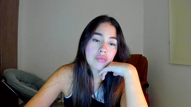 Snapshot of AriaMontgomery chatting on March 2025 06:08:01 AM AriaMontgomery online show from March 2025 06:08:01 AM