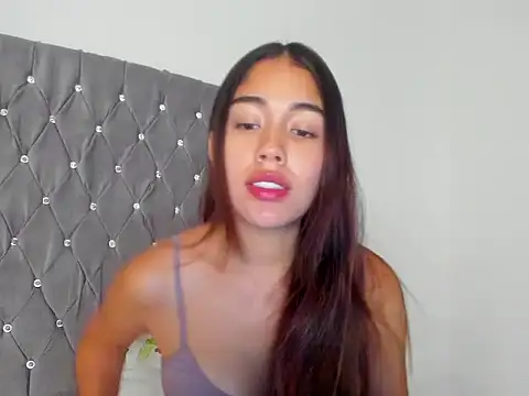 Snapshot of AriaMontgomery chatting on September 2025 04:12:01 AM AriaMontgomery online show from September 2025 04:12:01 AM