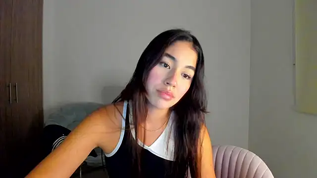 Snapshot of AriaMontgomery chatting on March 2025 03:02:02 AM AriaMontgomery online show from March 2025 03:02:02 AM