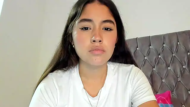 Snapshot of AriaMontgomery chatting on January 2025 08:51:02 AM AriaMontgomery online show from January 2025 08:51:02 AM