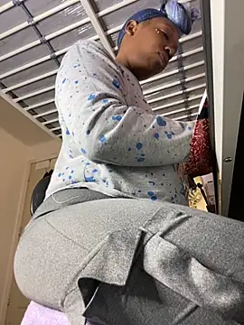 Snapshot of MsSapPhire500 chatting on October 2025 03:57:01 PM MsSapPhire500 online show from October 2025 03:57:01 PM