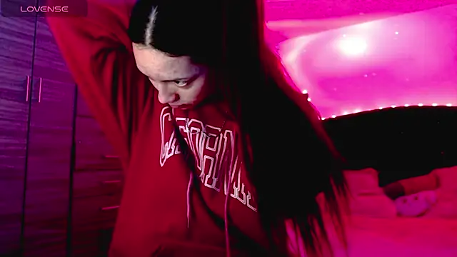 holy juli online show from November 2025 04:07:01 AM