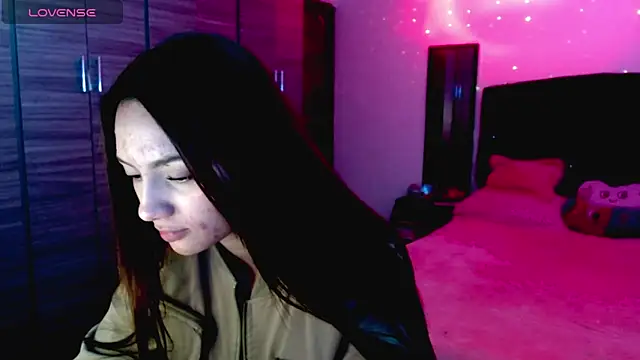 holy juli online show from November 2025 03:44:01 AM