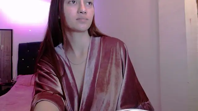 holy juli online show from April 2026 03:46:02 AM