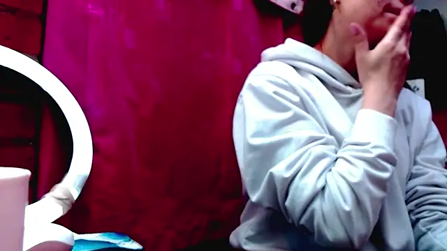 holy juli online show from February 2026 04:09:02 AM