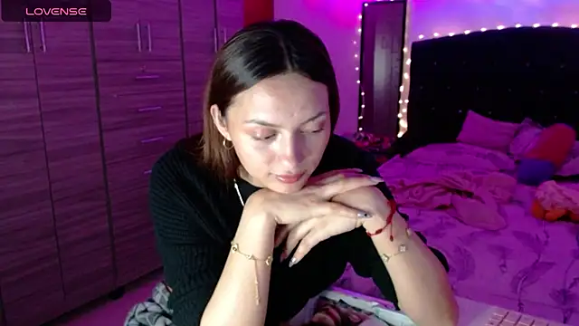 holy juli online show from September 2025 03:35:02 AM