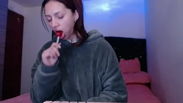 holy juli online show from July 2026 02:23:01 AM