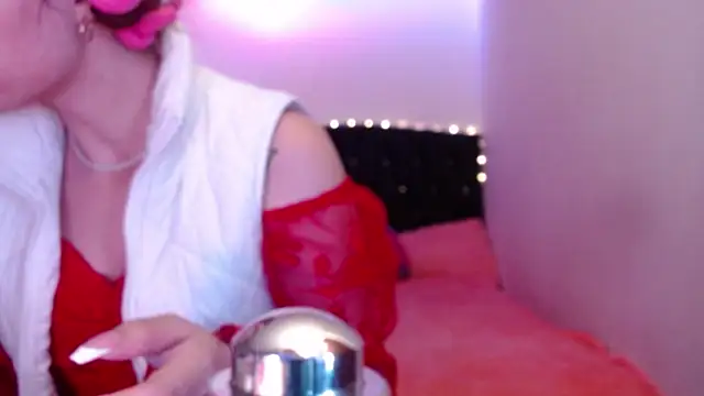 holy juli online show from May 2026 03:58:02 AM