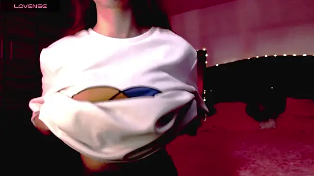 holy juli online show from November 2025 12:28:01 PM