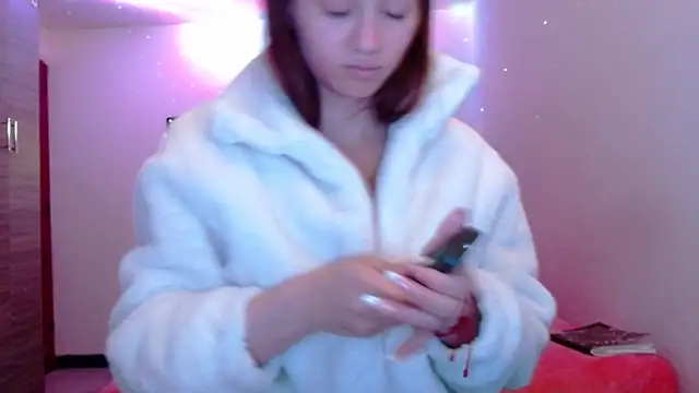 holy juli online show from April 2026 03:44:01 AM