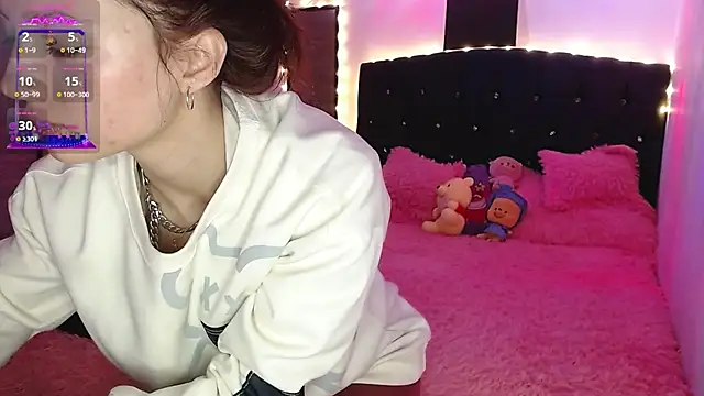 holy juli online show from March 2025 05:00:02 AM