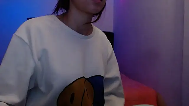holy juli online show from April 2026 01:39:02 AM