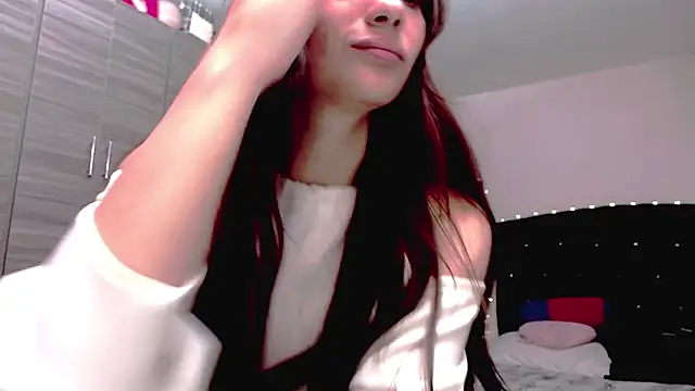 holy juli online show from February 2026 03:15:02 AM