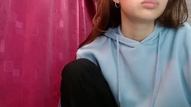 holy juli online show from February 2026 04:01:01 AM