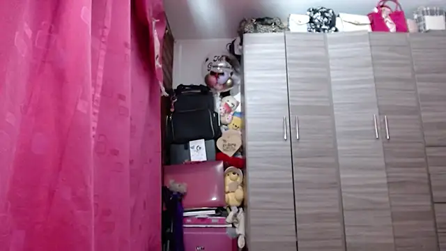 holy juli online show from March 2026 05:08:02 AM