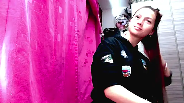 holy juli online show from February 2026 02:31:02 AM