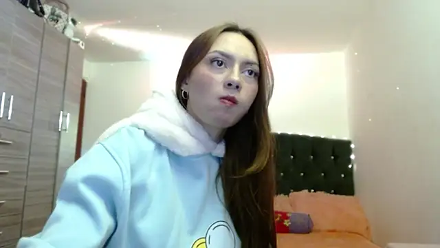 holy juli online show from March 2026 04:36:01 AM