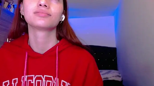 holy juli online show from June 2026 04:34:01 AM