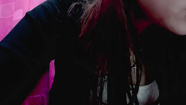 holy juli online show from February 2026 11:39:02 PM