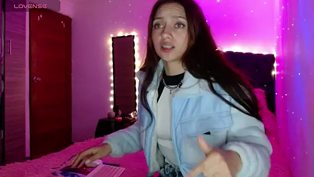 holy juli online show from March 2025 03:22:01 AM