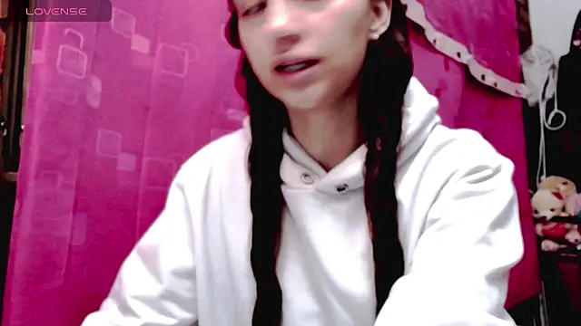 holy juli online show from January 2026 03:57:01 AM