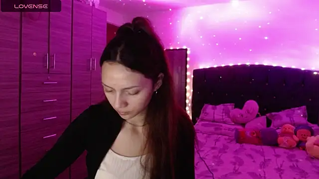 holy juli online show from October 2025 03:41:02 AM