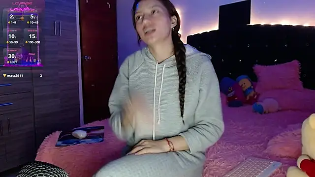 holy juli online show from March 2025 06:47:01 AM