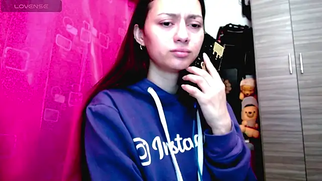 holy juli online show from January 2026 05:14:02 AM