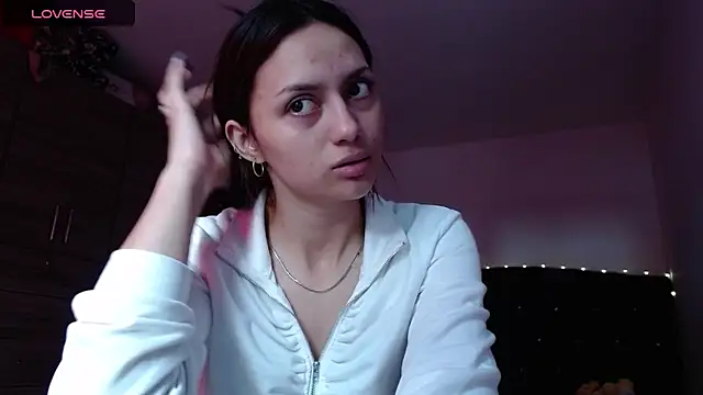 holy juli online show from September 2025 08:54:01 PM