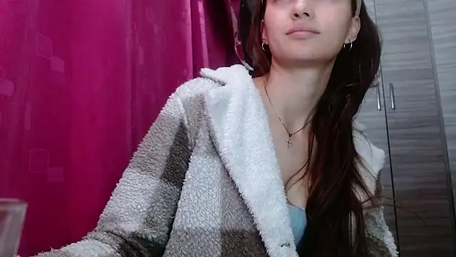 holy juli online show from February 2026 03:51:01 AM