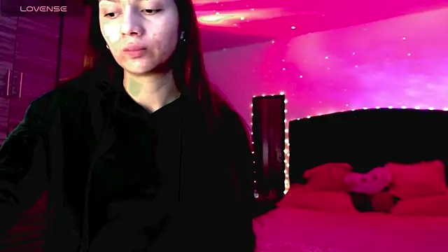 holy juli online show from November 2025 04:16:01 AM