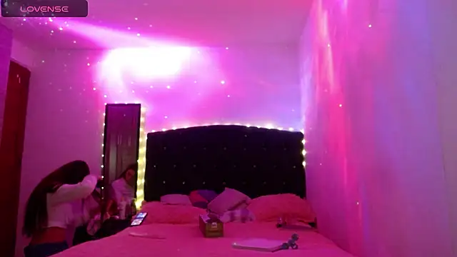 holy juli online show from October 2025 02:47:01 AM