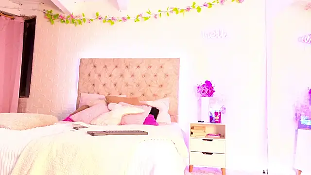 Snapshot of Anastasia2023 chatting on October 2025 09:19:02 AM Anastasia2023 online show from October 2025 09:19:02 AM