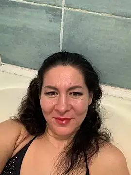 Snapshot of Tina_Moretti chatting on March 2025 06:44:02 PM Tina Moretti online show from March 2025 06:44:02 PM