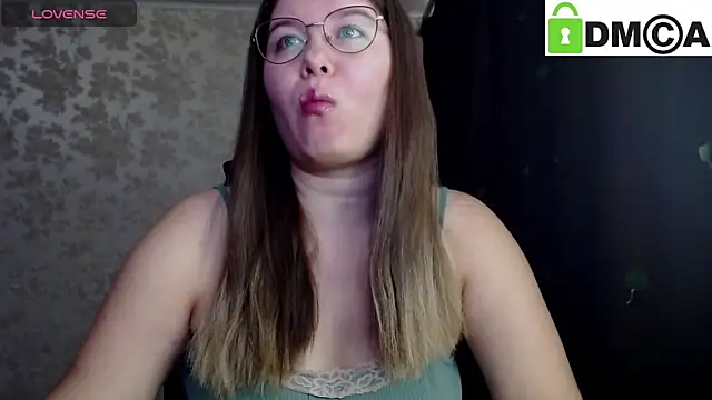 Snapshot of holy_michela chatting on October 2025 04:02:01 AM holy michela online show from October 2025 04:02:01 AM