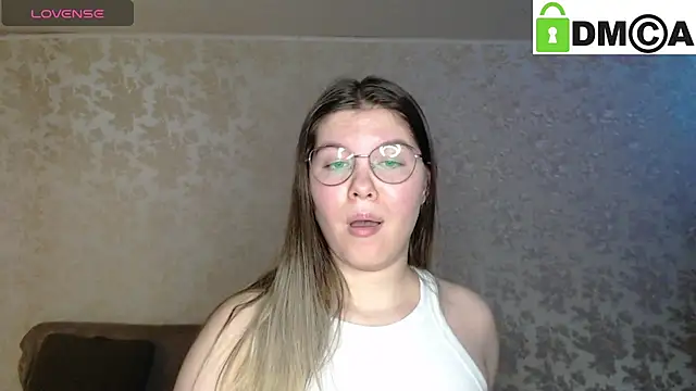 Snapshot of holy_michela chatting on December 2024 03:17:02 AM holy michela online show from December 2024 03:17:02 AM