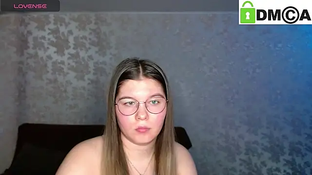 Snapshot of holy_michela chatting on January 2025 07:07:02 PM holy michela online show from January 2025 07:07:02 PM