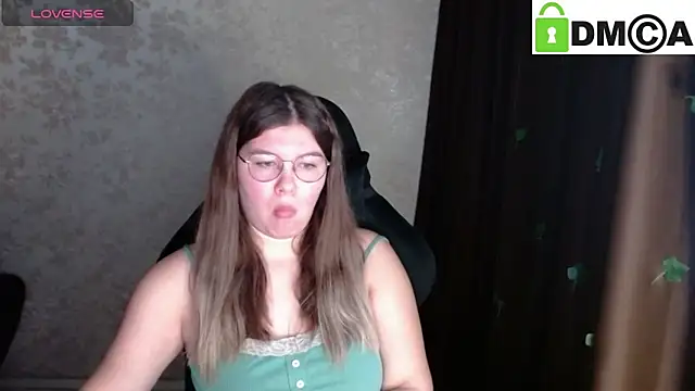 Snapshot of holy_michela chatting on September 2025 04:52:01 AM holy michela online show from September 2025 04:52:01 AM