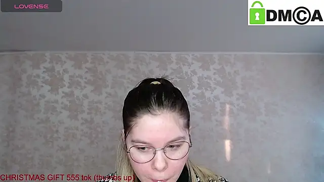 Snapshot of holy_michela chatting on December 2024 06:44:01 AM holy michela online show from December 2024 06:44:01 AM