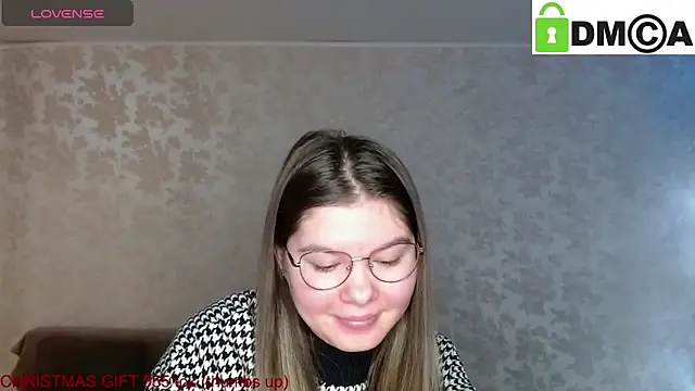 Snapshot of holy_michela chatting on December 2024 02:44:02 AM holy michela online show from December 2024 02:44:02 AM