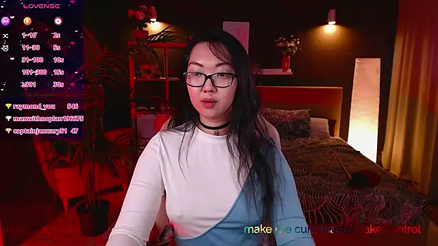 Snapshot of Marine_Vact chatting on March 2025 11:33:01 PM Marine Vact online show from March 2025 11:33:01 PM