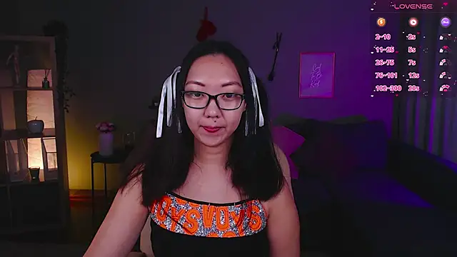 Snapshot of Marine_Vact chatting on October 2025 02:07:01 PM Marine Vact online show from October 2025 02:07:01 PM