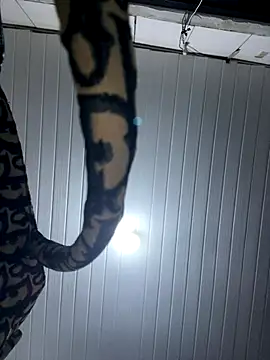 luara1988 online show from December 2025 11:54:01 PM