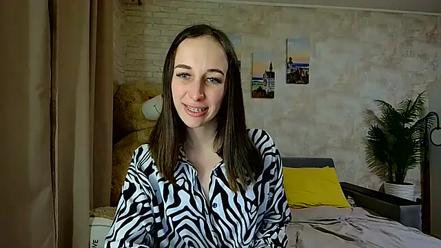 Snapshot of Anika_bloom chatting on December 2025 06:36:02 PM Anika bloom online show from December 2025 06:36:02 PM