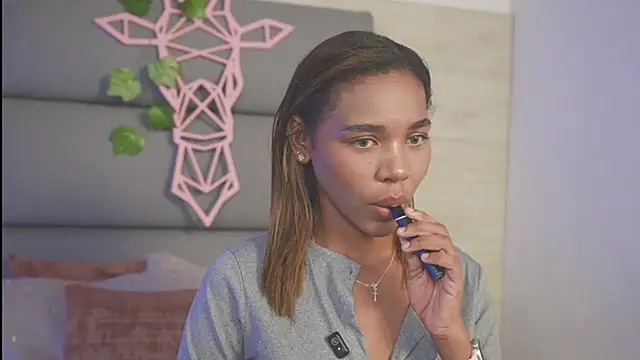 Snapshot of Lily_Miiller chatting on November 2025 08:41:02 PM Lily Miiller online show from November 2025 08:41:02 PM