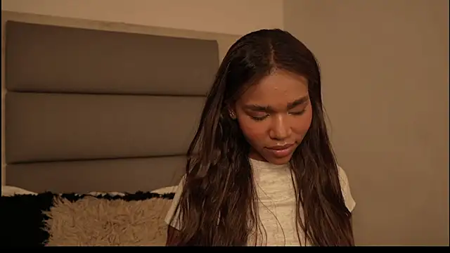 Lily Miiller online show from March 2026 08:40:01 PM