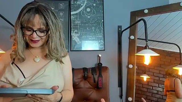 Samantha mature56 online show from December 2025 09:08:02 AM